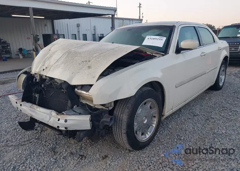 2005 Chrysler 300 Touring from USA, damaged, VIN 2C3AA53G95H658141